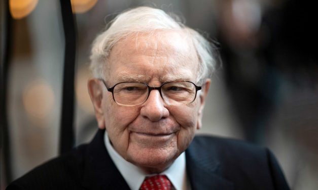 Warren Buffett Resigns as Trustee at Gates Foundation