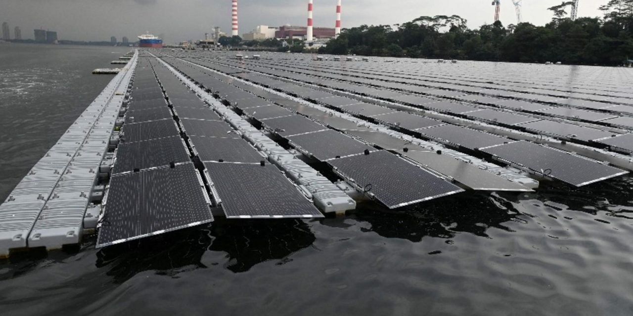 Now Singapore Has the World’s Largest Floating Solar Panel Farms