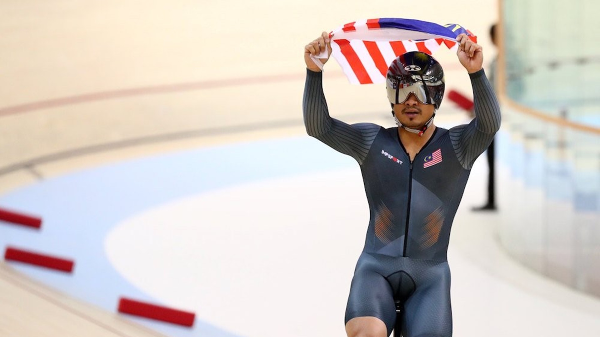 Malaysian Cyclist Etched into Malaysian Book of Record Yet Again!