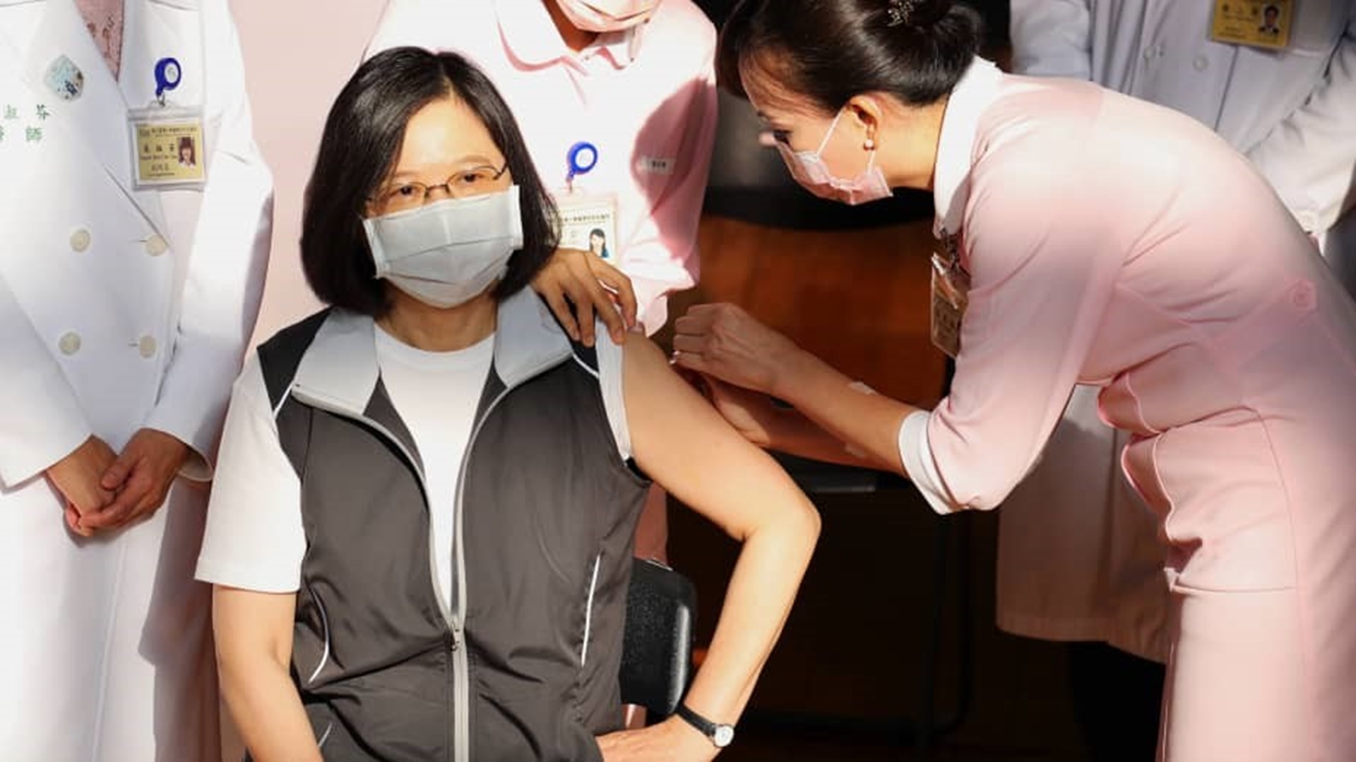 Taiwan Starts Administering Domestically Produced Vaccine