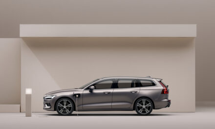 The Volvo V60 Recharge T8
