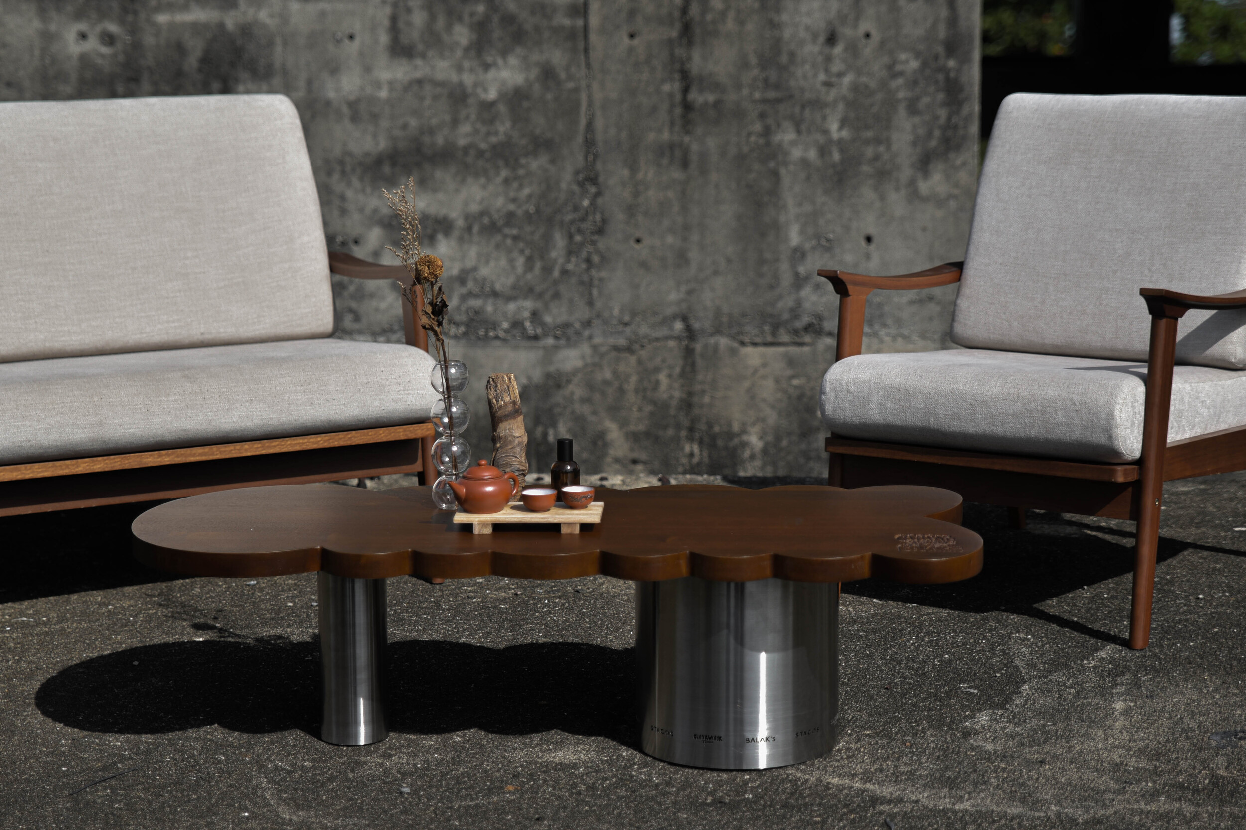 Fusion of The Old and New in Modern Furnishing